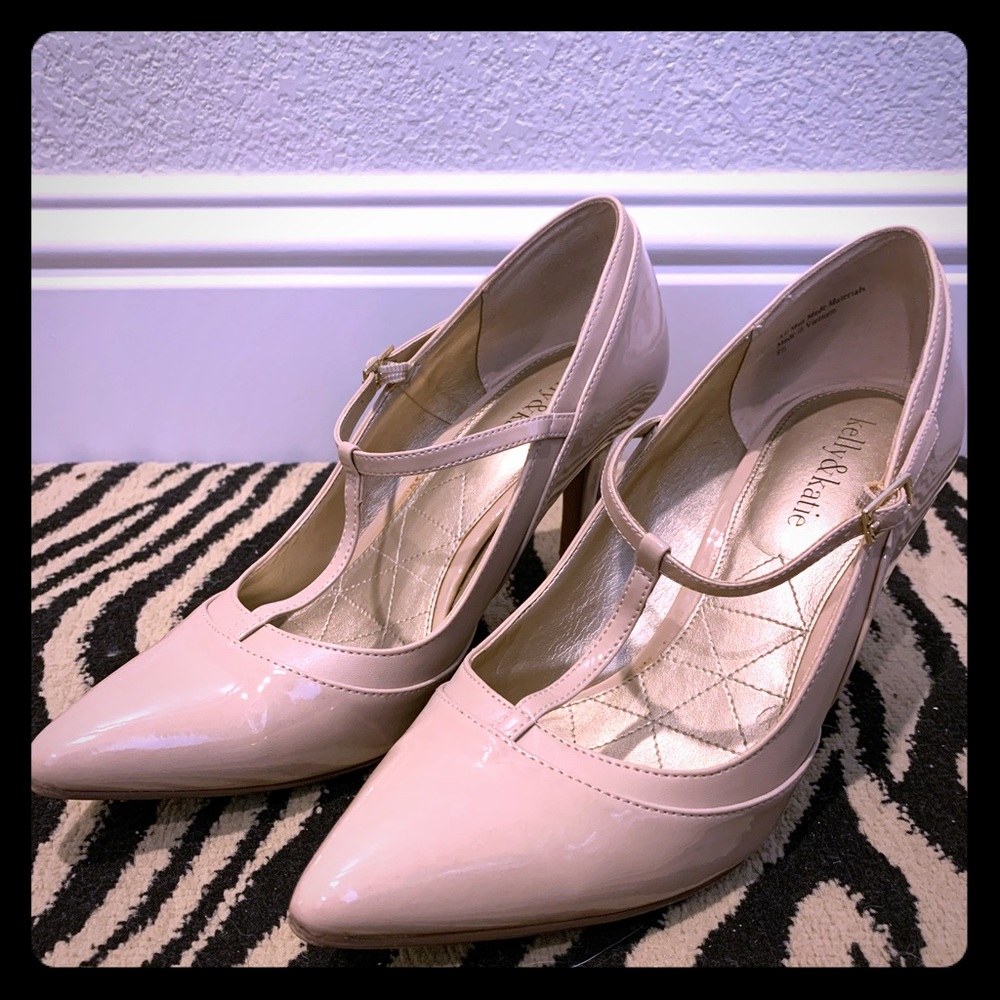 Mary Jane pumps